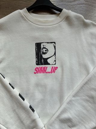 Sudadera blanca con estampado