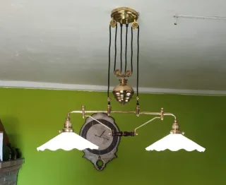 Lámpara colgante estilo industrial dorada