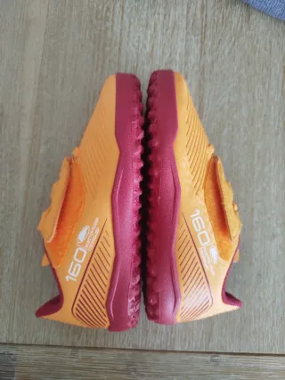 Botas de fútbol niño talla 30 naranja