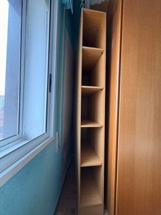 Estantería de madera