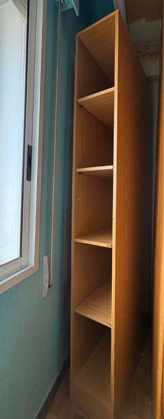 Estantería de madera