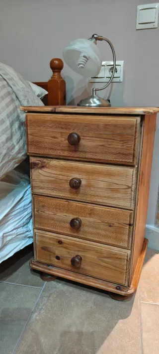 Dormitorio madera matrimonio 135 x 90 + 2 mesitas