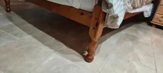 Dormitorio madera matrimonio 135 x 90 + 2 mesitas