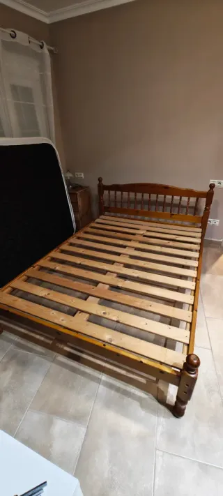 Dormitorio madera matrimonio 135 x 90 + 2 mesitas