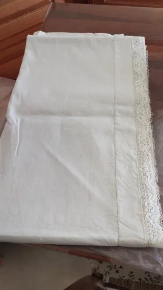 Lenzuolo matrimoniale con pizzo beige