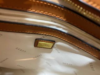 Bolso Guess Beige y Marrón