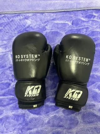 Guantes boxeo y rodilleras Kyshenko Gym KO System