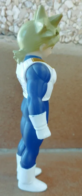 Figura trunks dragón ball Z