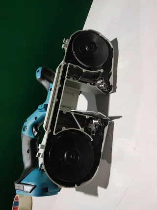 Sierra de Banda Makita DPB182Z 18V LXT