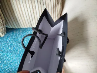 Bolsa Armani negra. 25 x 20 x 10 cm