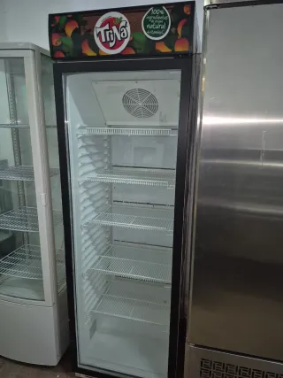Nevera expositora refrigerada