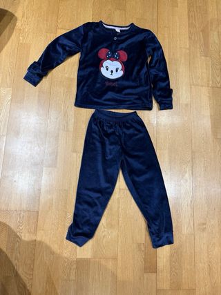 Pijama azul de niña