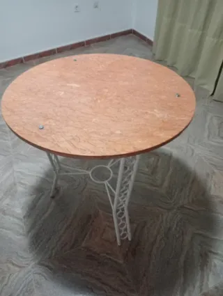 Mesa redonda de terraza de mármol rojo