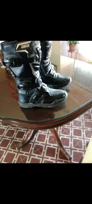 Botas Motocross Negras Talla n34. Botas de niño