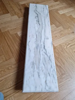 Cubre radiador de madera y mármol