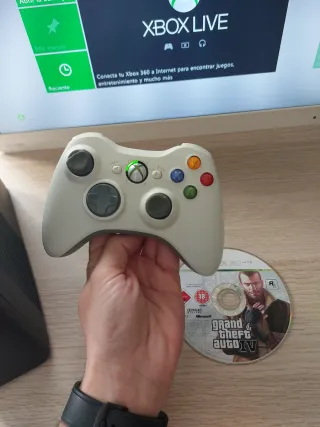 Xbox 360 Mando y GTA IV