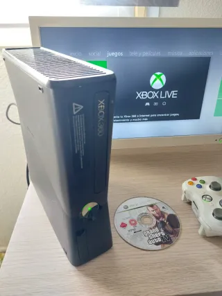 Xbox 360 Mando y GTA IV