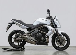 Kawasaki ER-6n (2009) Etiqueta C