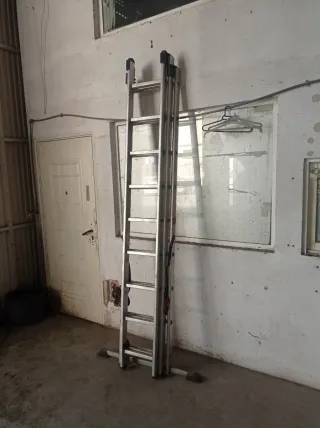 Escalera aluminio multiusos plegable