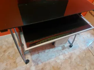 Escritorio cristal negro y metal