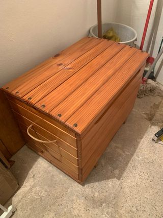 Baúl de madera rústico