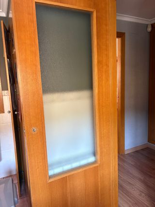 Puerta madera y cristal