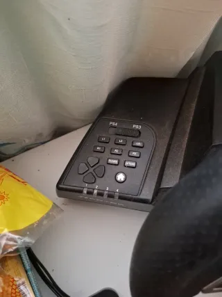 Volante Thrustmaster Multiplataforma con Pedales