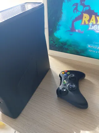 Xbox 360 + juegos y mando