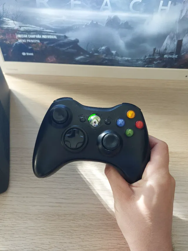 Xbox 360 + juegos y mando