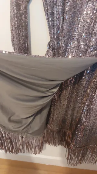 Vestido Stradivarius lentejuelas flecos M