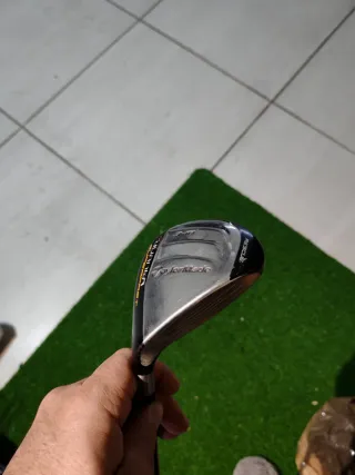 Híbrido TaylorMade Rescue 3
