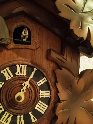 Reloj cuco tirolés de madera