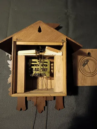 Reloj cuco tirolés de madera