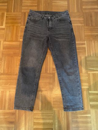 Pantalón gris ancho