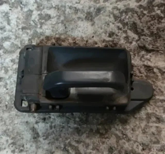 Maneta interior izq Peugeot 205 309 106 Citroen AX