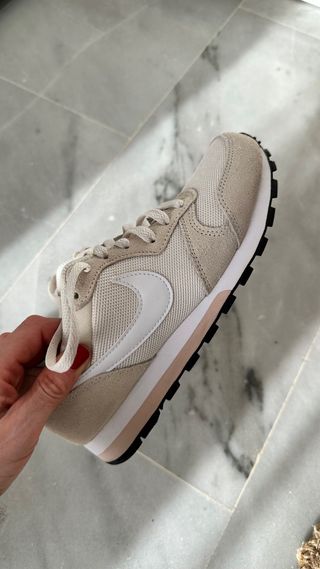 Zapatilla Nike MD Runner 2 Beige/Rosa