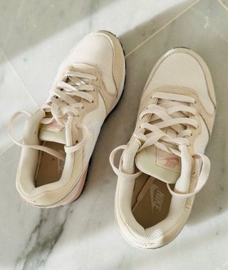 Zapatilla Nike MD Runner 2 Beige/Rosa