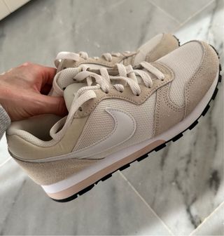 Zapatilla Nike MD Runner 2 Beige/Rosa