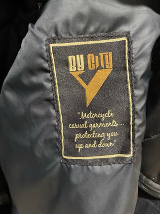 Chaqueta de moto negra