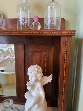 Mueble madera y mármol blanco antiguo