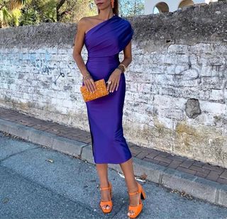 Vestido morado de fiesta sin manga