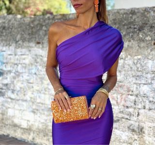 Vestido morado de fiesta sin manga