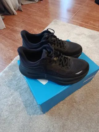 Hoka M Bondi 9 Bambas Negras, talla 42 2/3