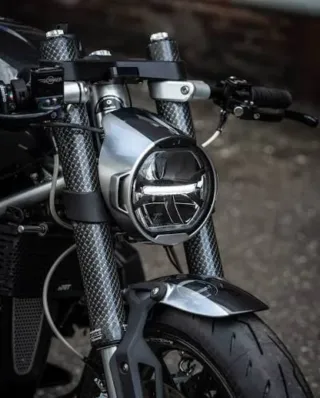 Cúpula Café Racer Negra