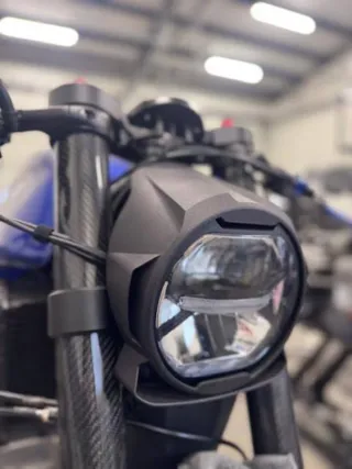 Cúpula Café Racer Negra