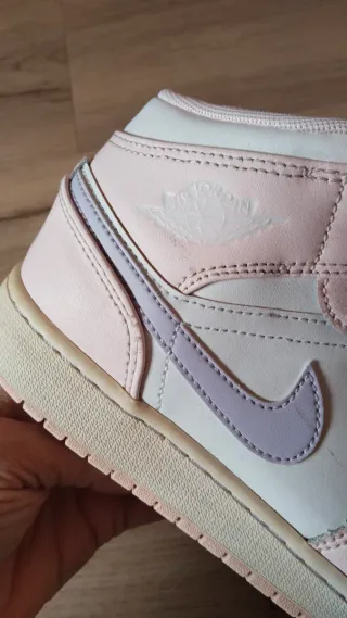 Zapatillas Nike Jordan Mid Rosa y Blanco