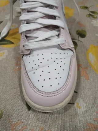 Zapatillas Nike Jordan Mid Rosa y Blanco