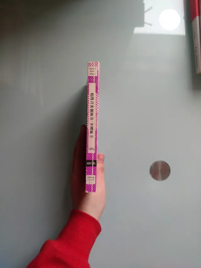 El tragaluz + el sueño de la razón.