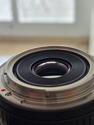 Samyang 14mm 2.8 Canon EF (funciona perfectamente)