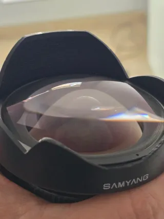 Samyang 14mm 2.8 Canon EF (funciona perfectamente)